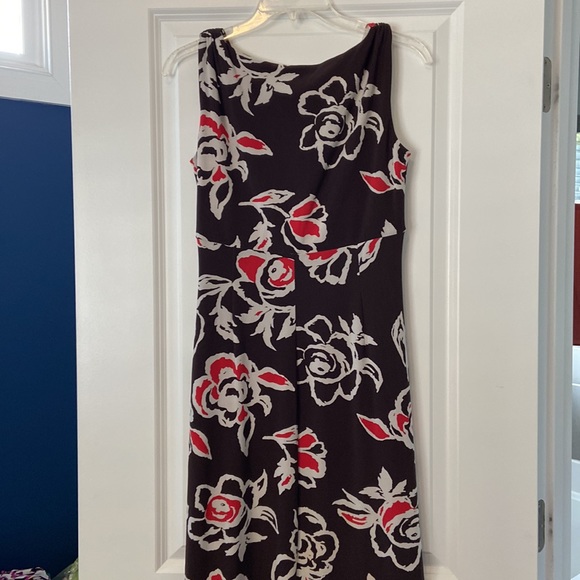 ☀️☀️ American Living women’s size 4 brown, red, taupe knee-length wrap dress - Picture 5 of 5